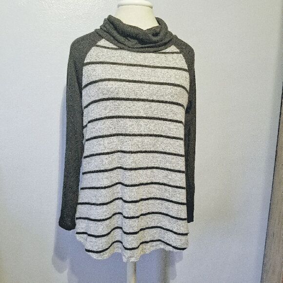 Snuggly Striped Tee - Picture 4 of 7